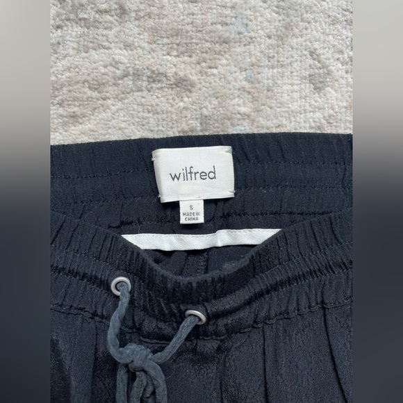 Wilfred Aritzia Black Crepe Drawstring Joggers, size S - Picture 4 of 5